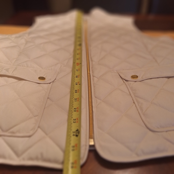 NWT St. John's Bay puffer vest with gold accents in ivory cream sz XL - Picture 14 of 16